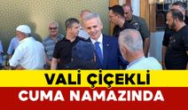 Karaman Valisi Çiçekli Cuma Namazında