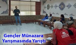 Gençler Münazara Yarışmasında Yarıştı