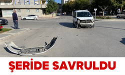 Kavşakta Çarpıştı Şeride Savruldu