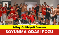 Karaman FK’dan Altay Galibiyeti Sonrası Soyunma Odası Pozu