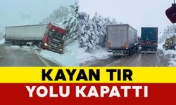 Bolu'da Kayan Tır Trafiği Aksattı