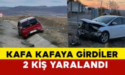 Kırıkkale’de Kafa Kafaya Çarpışan İki Otomobilde 2 Kişi Yaralandı