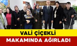 Vali Çiçekli, Ana Kucağı Öğrencilerini Makamında Ağırladı