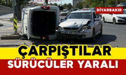 Hafif ticari ile otomobil çarpıştı: sürücüler yaralı