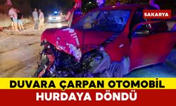 Duvara çarpan otomobil hurdaya döndü: 2 yaralı