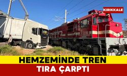 Kırıkkale’de hemzemin geçitte yük treni tıra çarptı