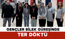Karaman’da Gençler Bilek Güreşinde Ter Döktü