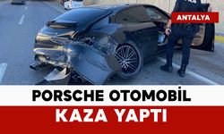 Porsche otomobil araca ve alt geçit duvarına çarptı: 1 yaralı