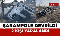 Tır şarampole devrildi: 2 yaralı