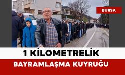 1 kilometrelik bayramlaşma kuyruğu 60 yıldır sürüyor