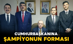 Cumhurbaşkanına Şampiyonun Forması