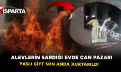 Alevlerin sardığı evde can pazarı: Yaşlı çift son anda kurtarıldı