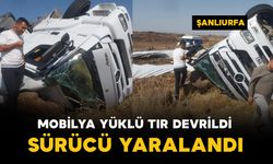 Mobilya yüklü tır devrildi: 1 yaralı