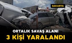 Yan yatan panelvan, duvar ile SUV arasında kaldı