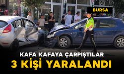 İki otomobil kafa kafaya çarpıştı: 3 yaralı