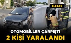 Otomobiller çarpıştı, biri yan yattı: 2 yaralı