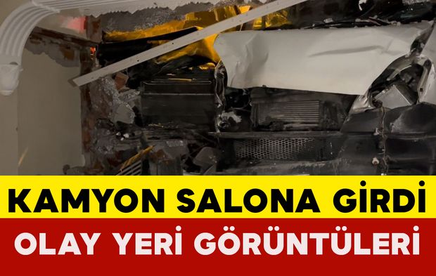 Kamyonet Evin Salonuna Girdi