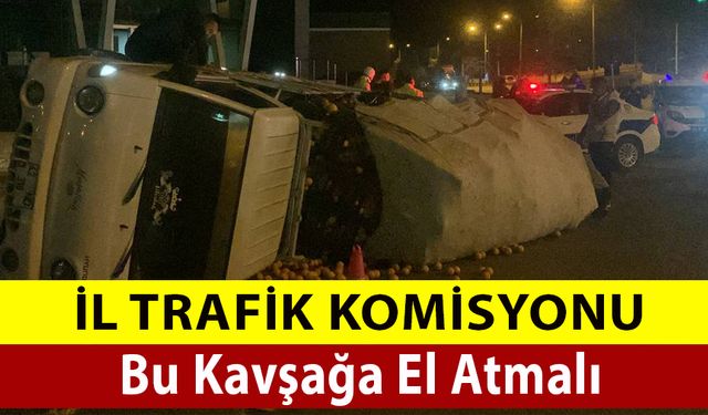 Karaman Valilik Kavşağında Araç Yan Yattı