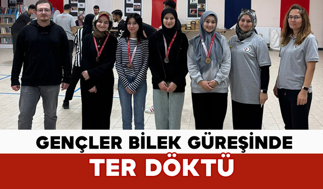 Karaman’da Gençler Bilek Güreşinde Ter Döktü