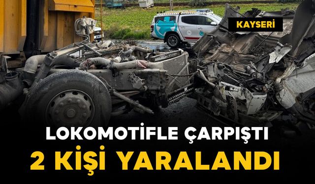 Lokomotifle çarpıştı: 2 yaralı