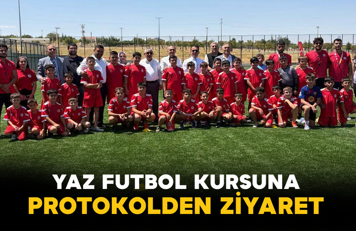 Yaz Futbol Kursuna Protokolden Ziyaret