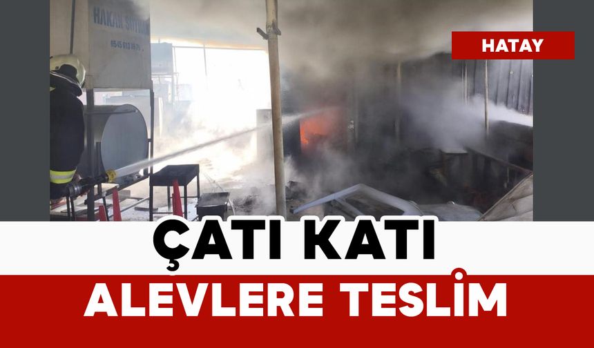 Evin çatı katı alevlere teslim oldu