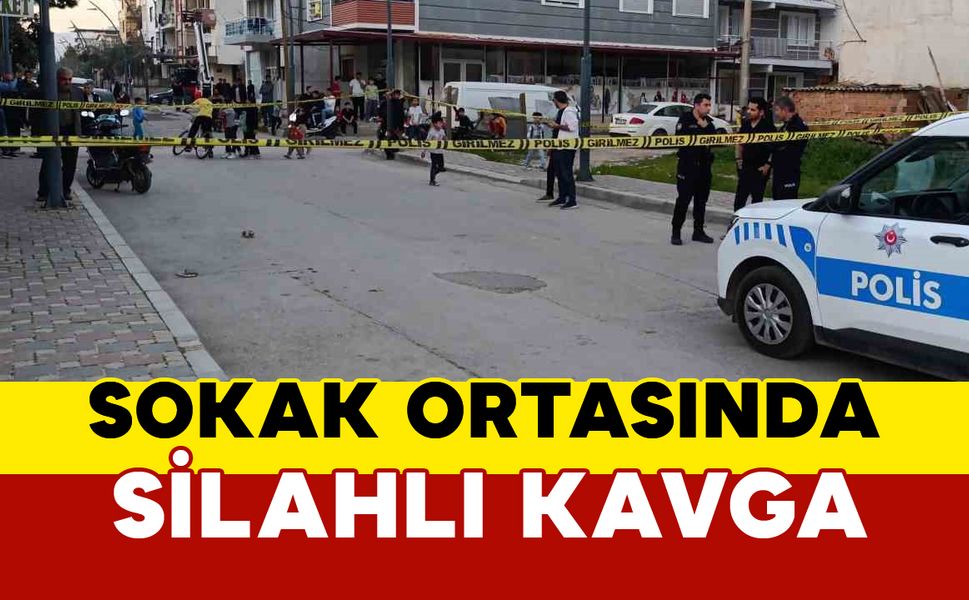 İzmir’de Sokak Ortasında Silahlı Saldırı: 25 Yaşındaki Genç Ağır Yaralandı