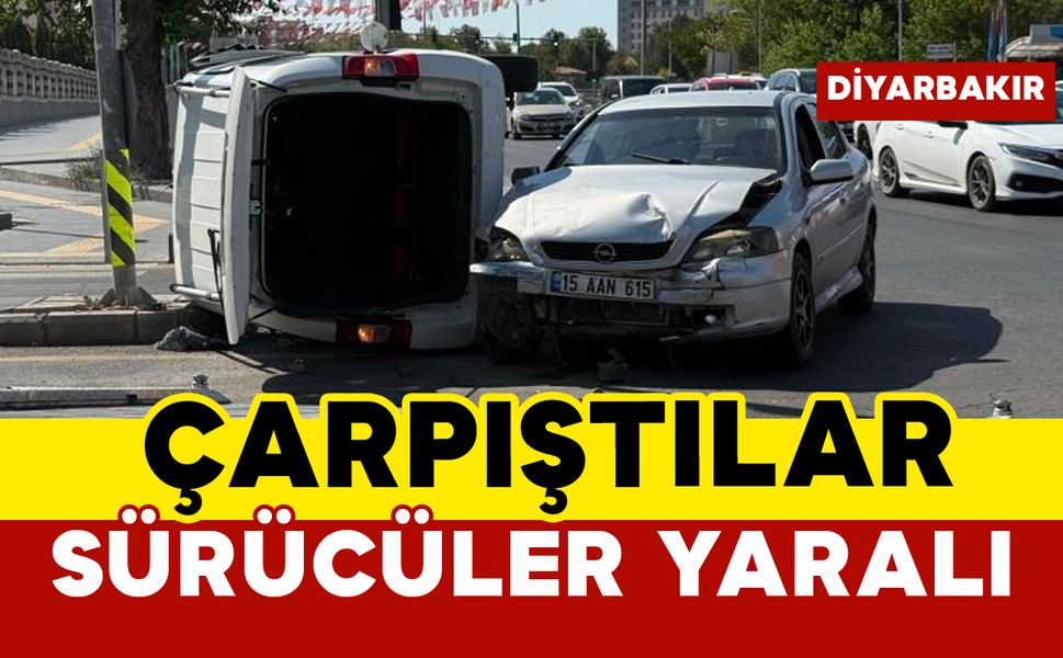 Hafif ticari ile otomobil çarpıştı: sürücüler yaralı