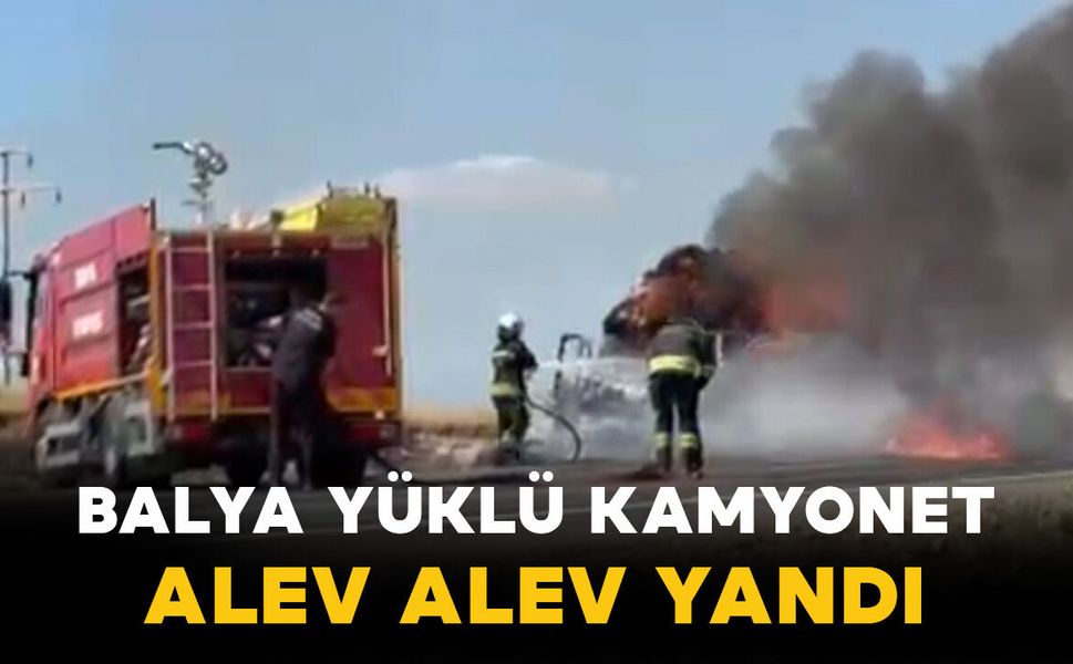 Balya yüklü kamyonette yangın