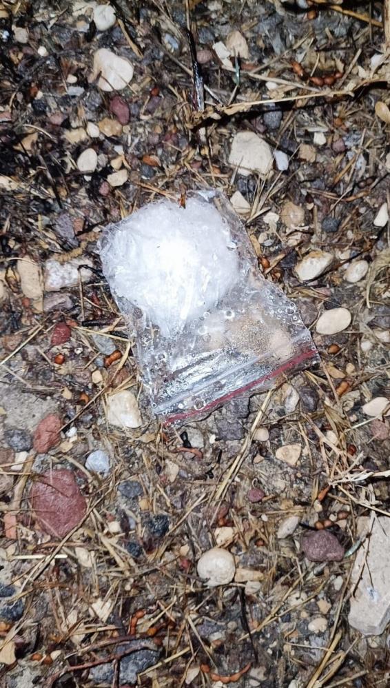 jandarmadan-kurtulmak-icin-aractan-attilar1