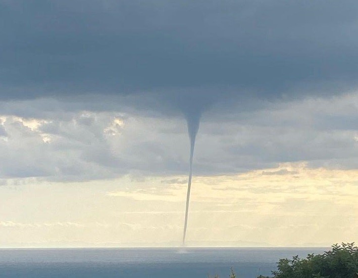 komsu-ilcelerde-toprak-kaymasi1