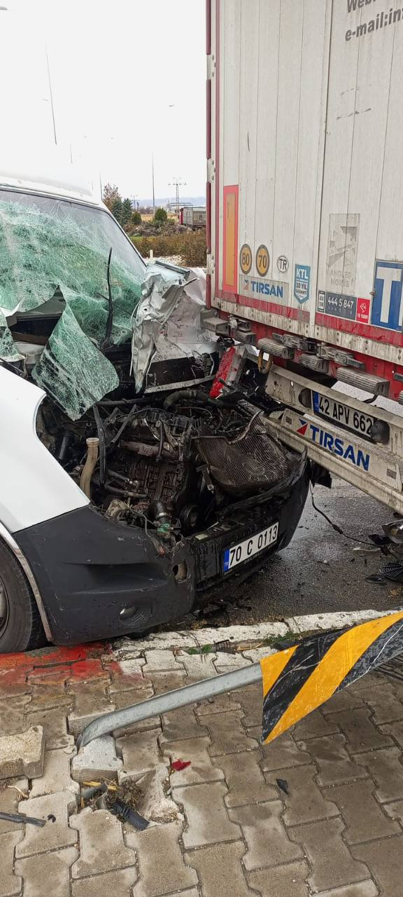 kimse-kimseye-hakaret-edemez