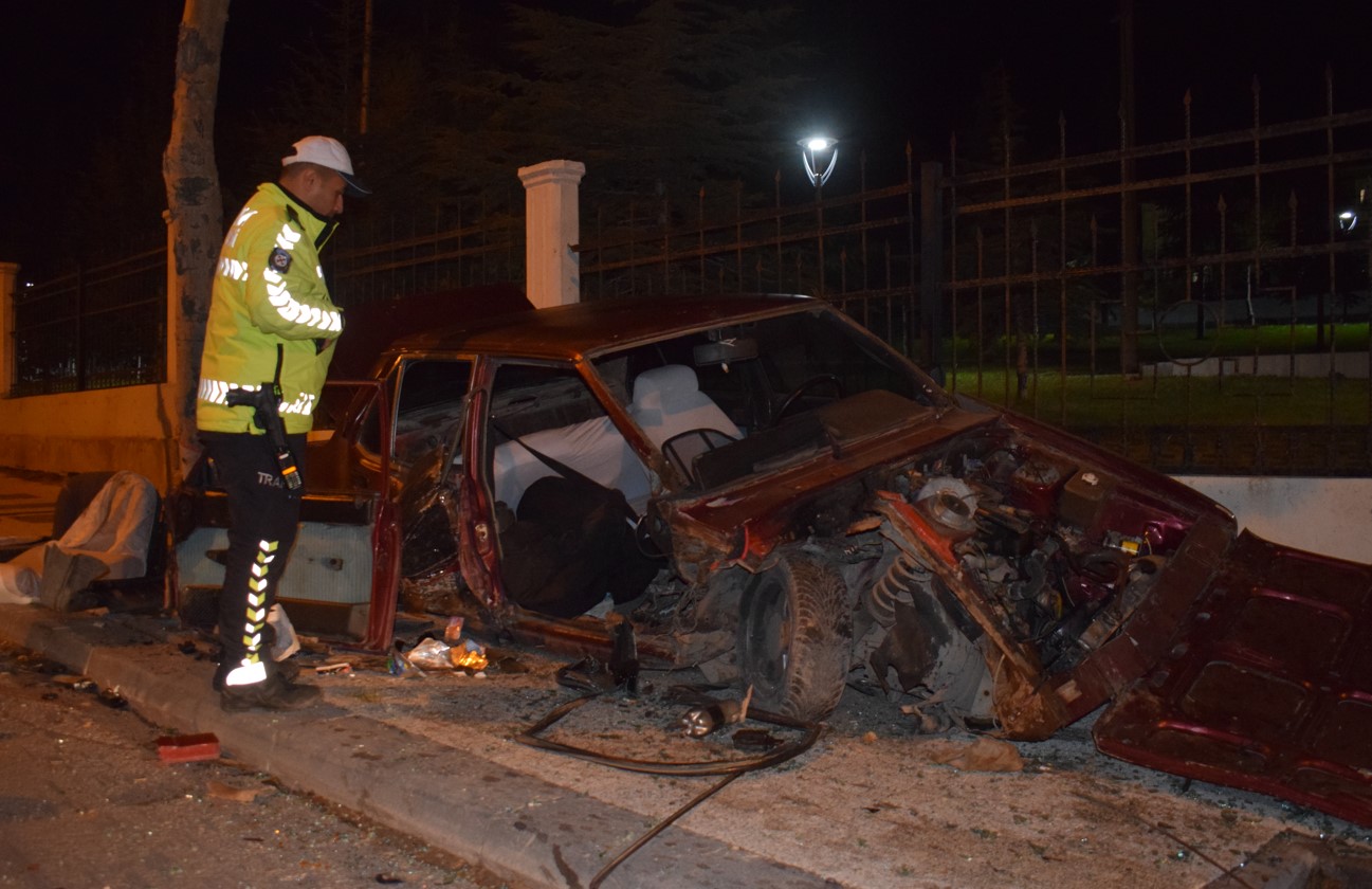 Karamanda Kazadan Saniyelerle Kurtuldular Otomobil Takla Atarak Karsi Seride Uctu1