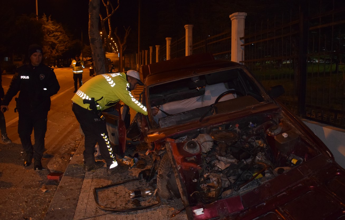 Karamanda Kazadan Saniyelerle Kurtuldular Otomobil Takla Atarak Karsi Seride Uctu2