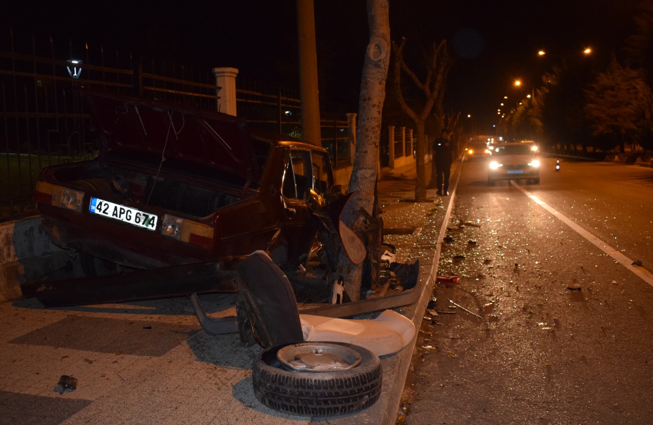 Karamanda Kazadan Saniyelerle Kurtuldular Otomobil Takla Atarak Karsi Seride Uctu4