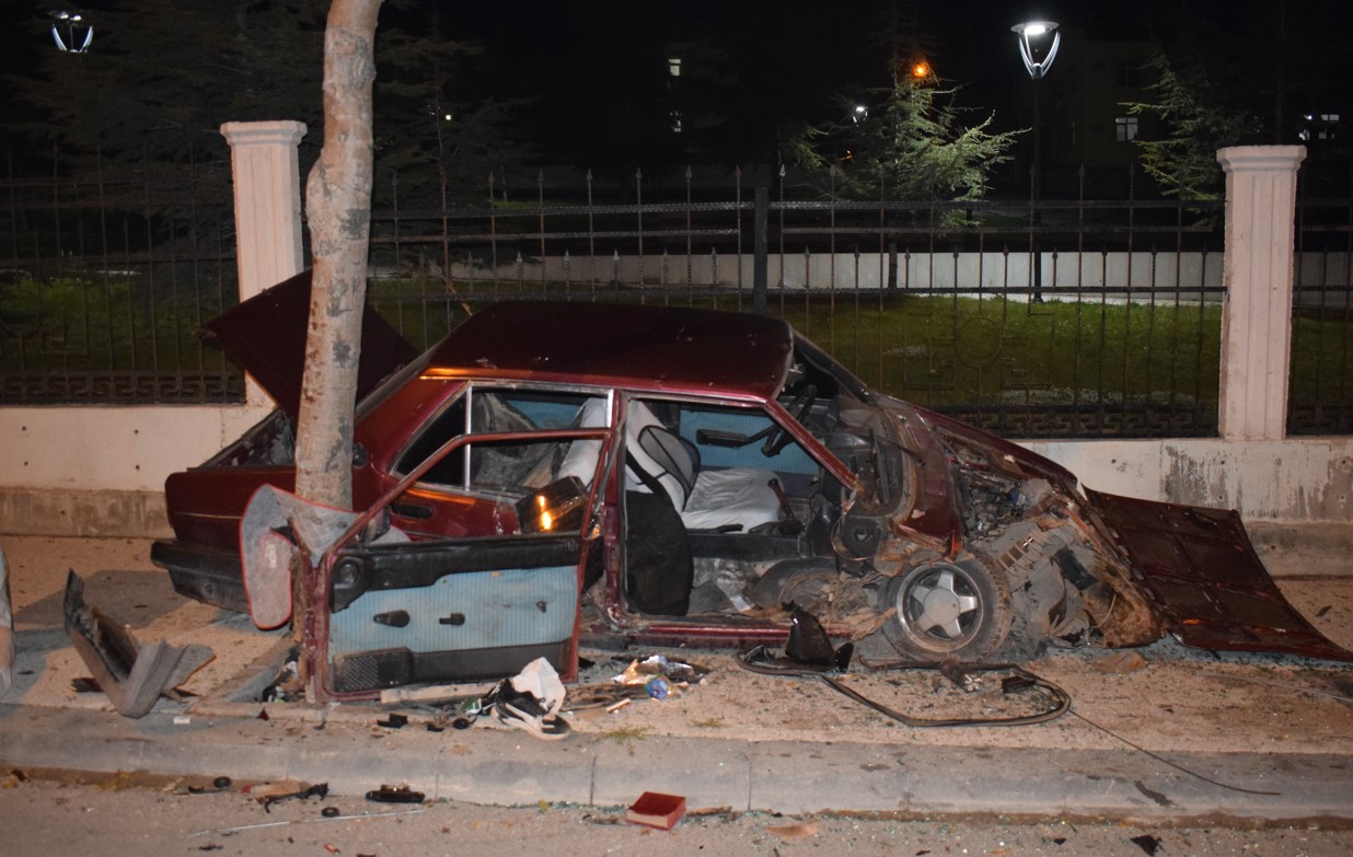 Karamanda Kazadan Saniyelerle Kurtuldular Otomobil Takla Atarak Karsi Seride Uctu5