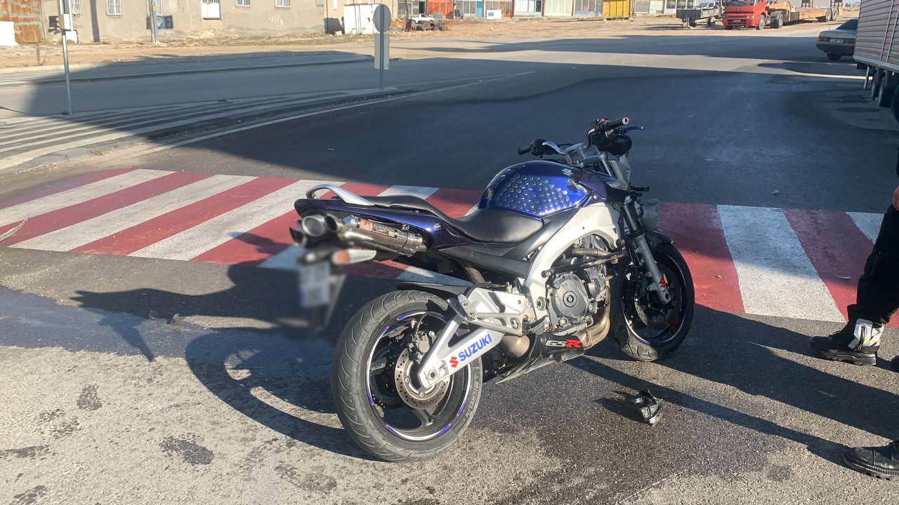 Karamanda Yilin Son Gununde Otomobil Ile Motosiklet Carpisti2
