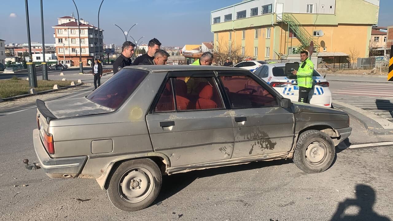 Karamanda Yilin Son Gununde Otomobil Ile Motosiklet Carpisti3