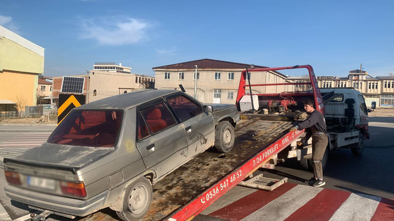Karamanda Yilin Son Gununde Otomobil Ile Motosiklet Carpisti5