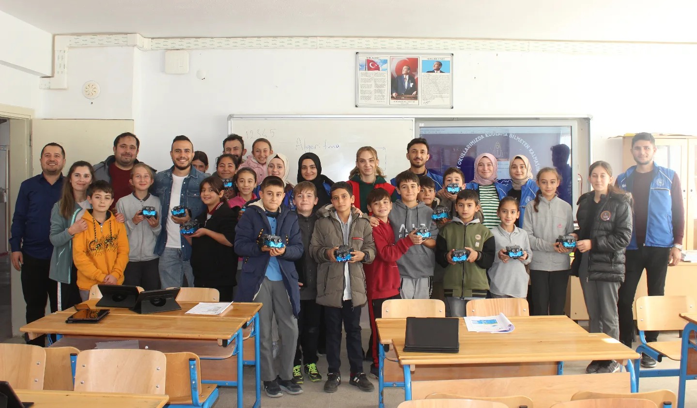 Koy Okullarinda Kodlama Bilmeyen Kalmasin (8)