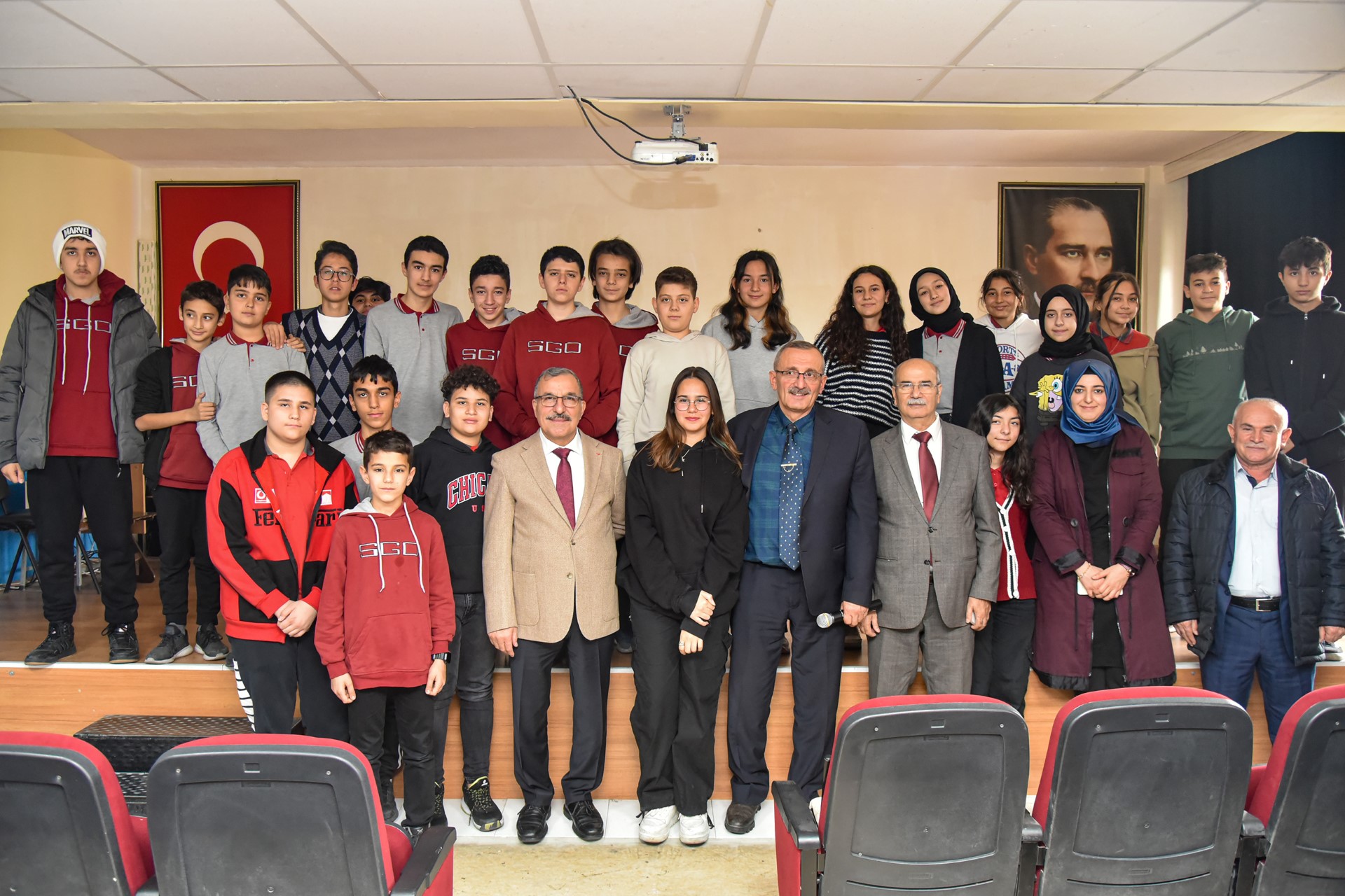 Rektor Gavgali Sabiha Gokcen Ortaokulunu Ziyaret Etti (1)