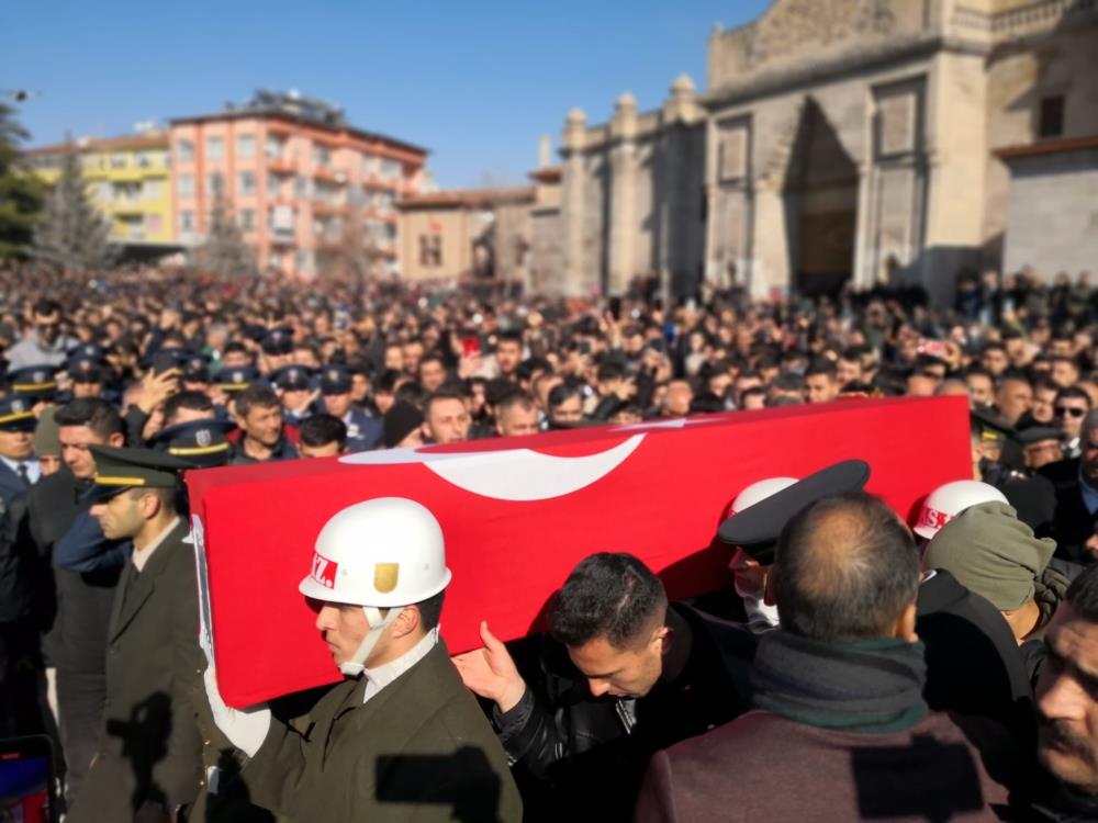 Aksaraylı Şehit Üsteğmen Gökhan Delen Gözyaşlarıyla Son Yolcuğuna Uğurlandı2