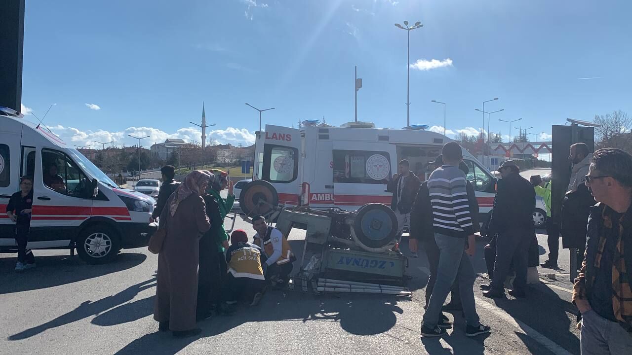 Karamanda 3 Tekerlekli Motosiklet Devrildi 2 Yarali10