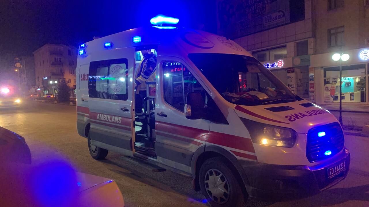 Karaman'da Moto Kurye Yayaya Çarptıktan Sonra Metrelerce Sürüklendi3