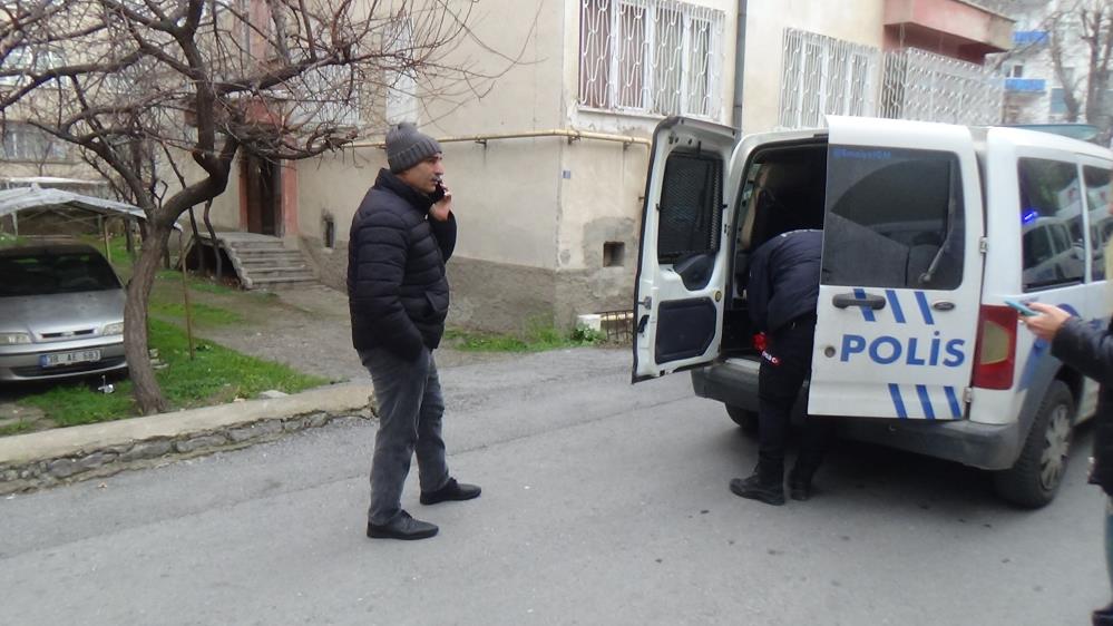 Kayseride Yasli Adam Bakicisi Tarafindan Evinde Olu Bulundu1