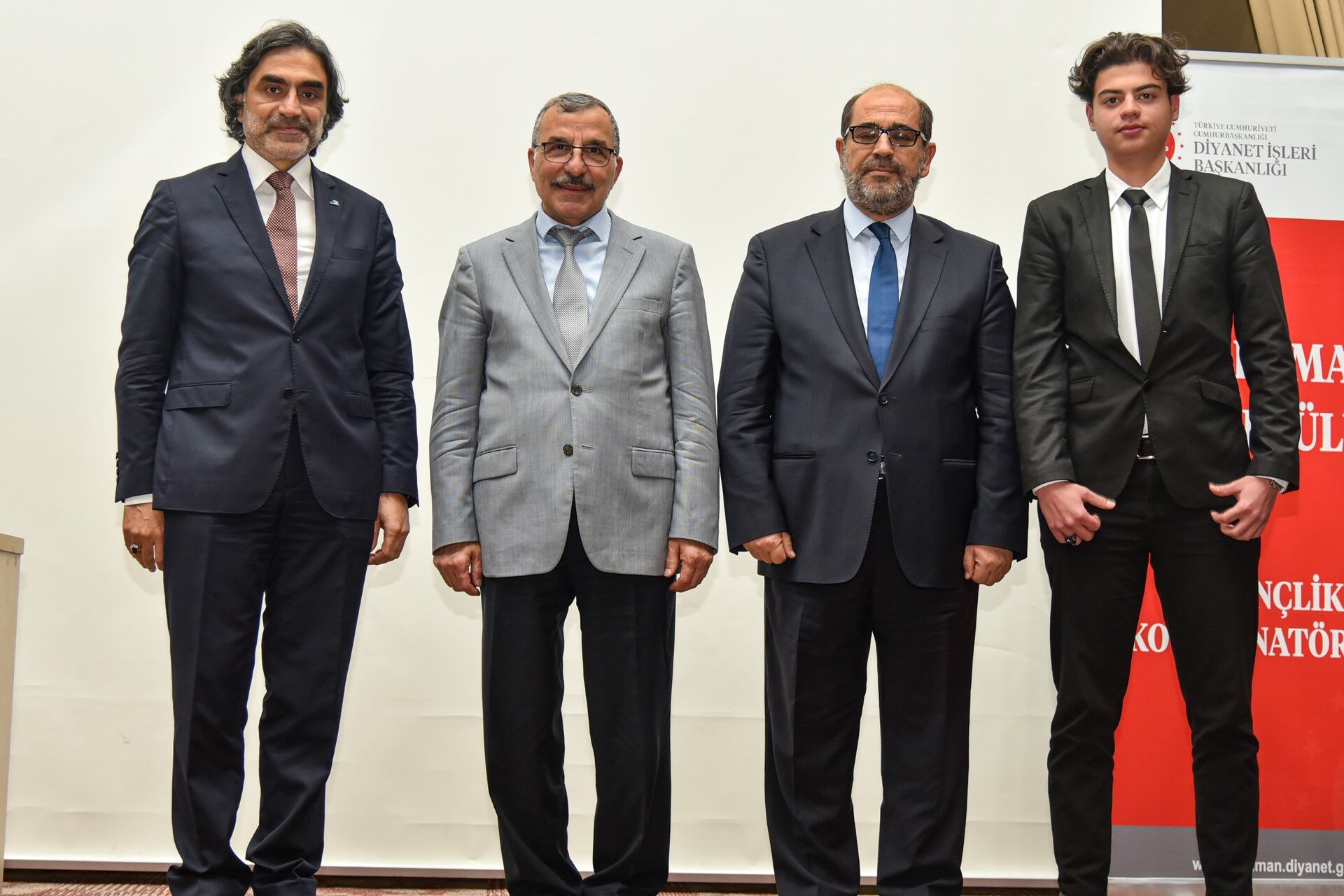 Varligimiz Farkindaligimiz Konulu Konferans Duzenlendi3