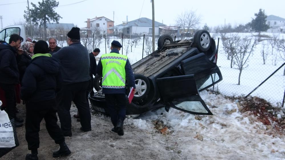 Ayranci Erdemli Yolunda Kaza Otomobil Takla Atti2