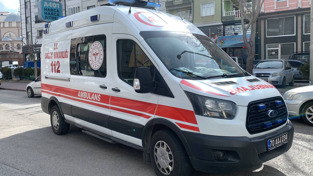 Karamanda Motosiklet Ile Otomobil Carpisti2