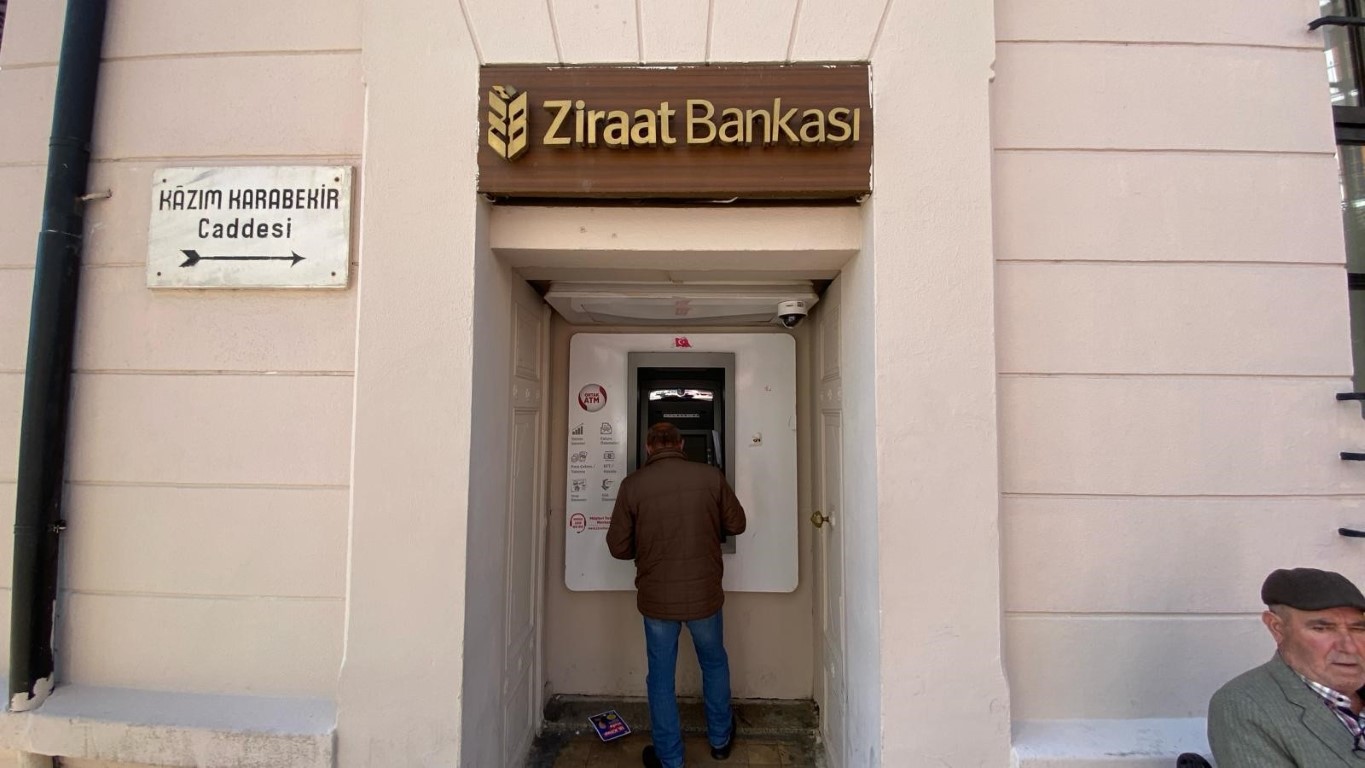 Ziraat Bankasinin Hatasi Asirlik Cifti Bosayacakti1