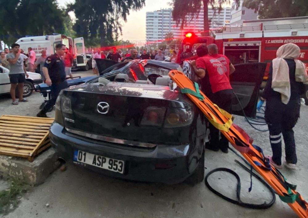 21Inci Kattan Otomobilin Uzerine Dustu Hayatini Kaybetti1